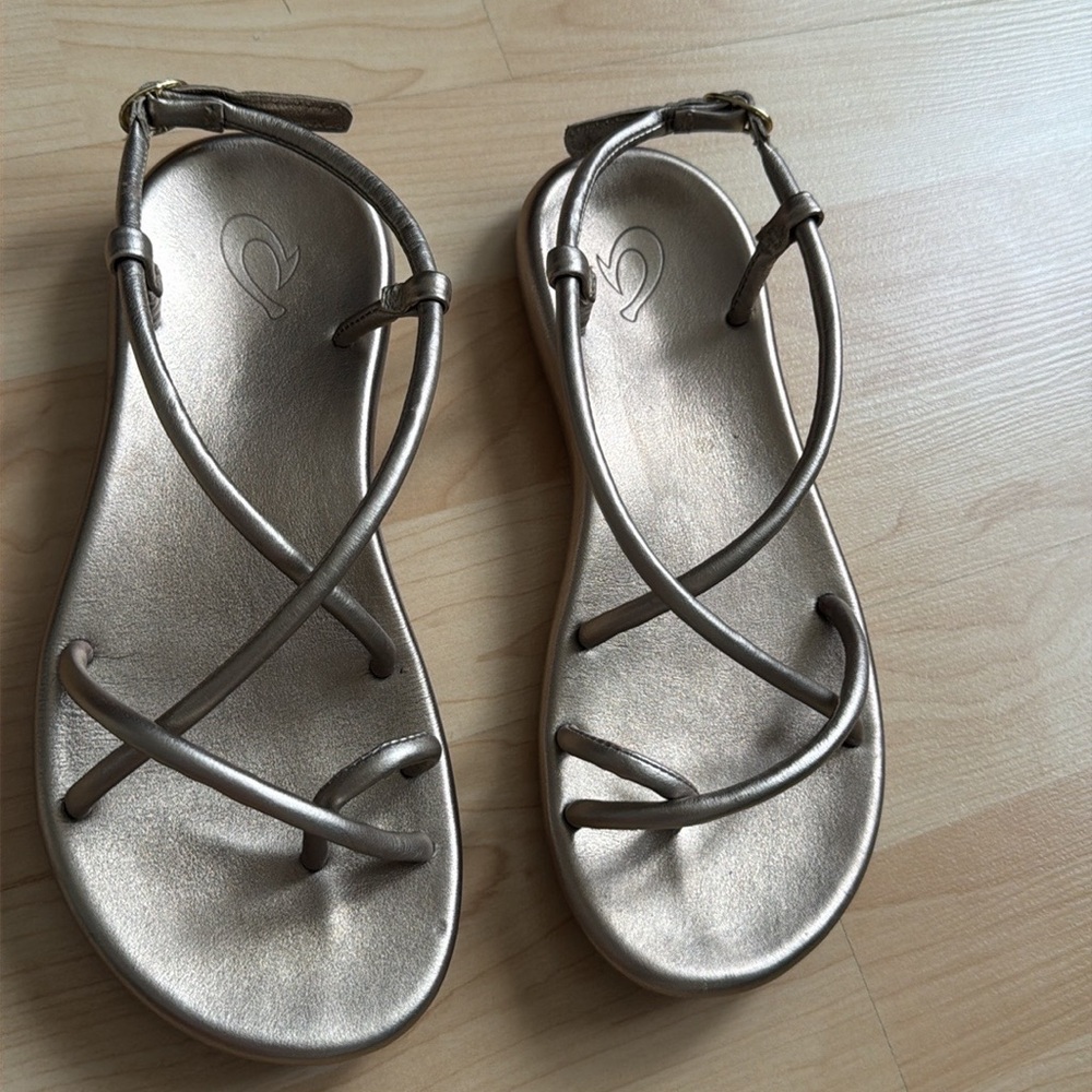 OluKai gold leather strap sandals, size 6
